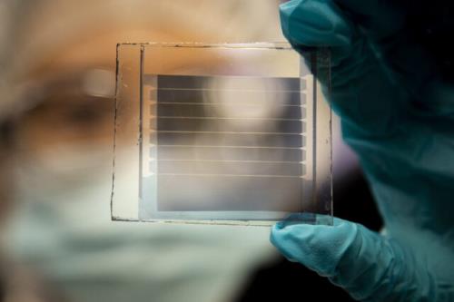 سلول های خورشیدی شفاف با طول عمر 30 ساله!