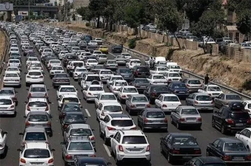 واردات خودرو های لوکس ۱۰۰ تا ۱۲۰ هزار دلاری در وضعیت کنونی به صلاح کشور نیست