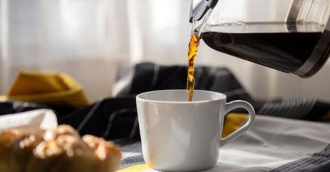 بهترین زمان برای نوشیدن قهوه صبحگاهی بعد از خواب بد شبانه